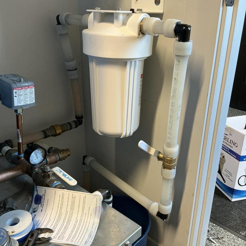 Water filter system with ball valves and pressure gauge Water filter system with ball valves and pressure gauge