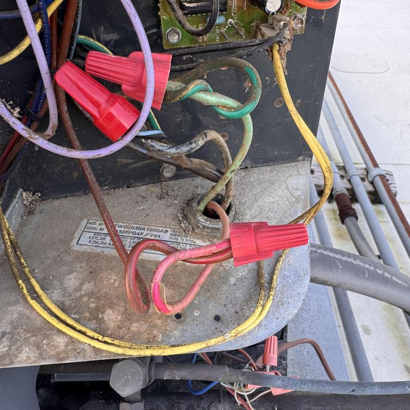Heat pump wiring connections with wire nuts and cables