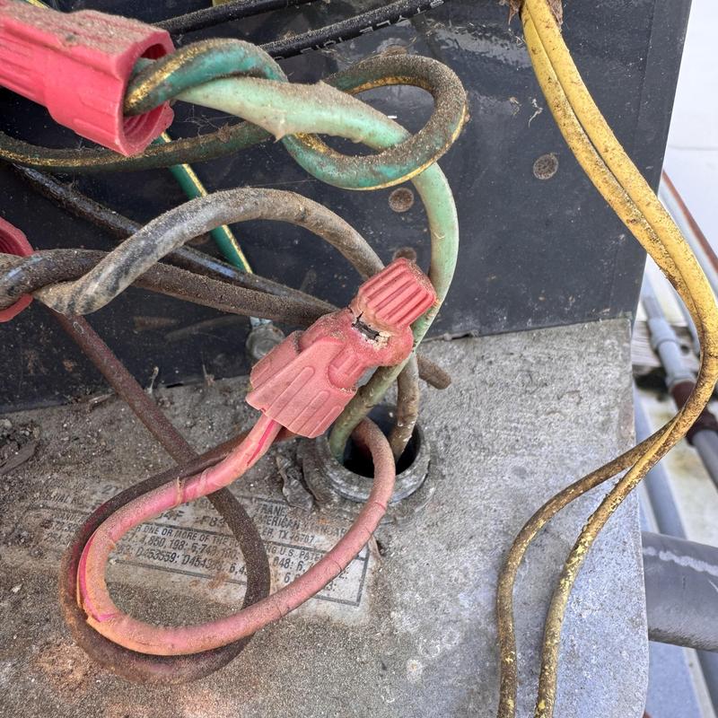 Heat pump wiring with damaged wire connector