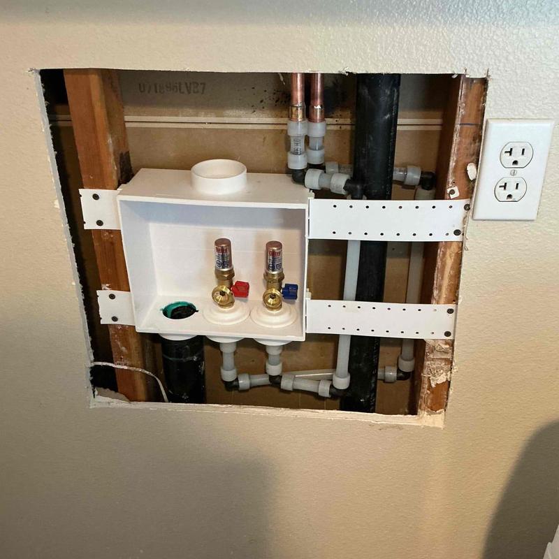 Washing machine outlet box with quarter-turn valves