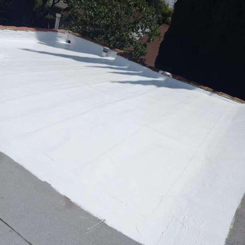 Flat roof membrane with white reflective coating Flat roof membrane with white reflective coating