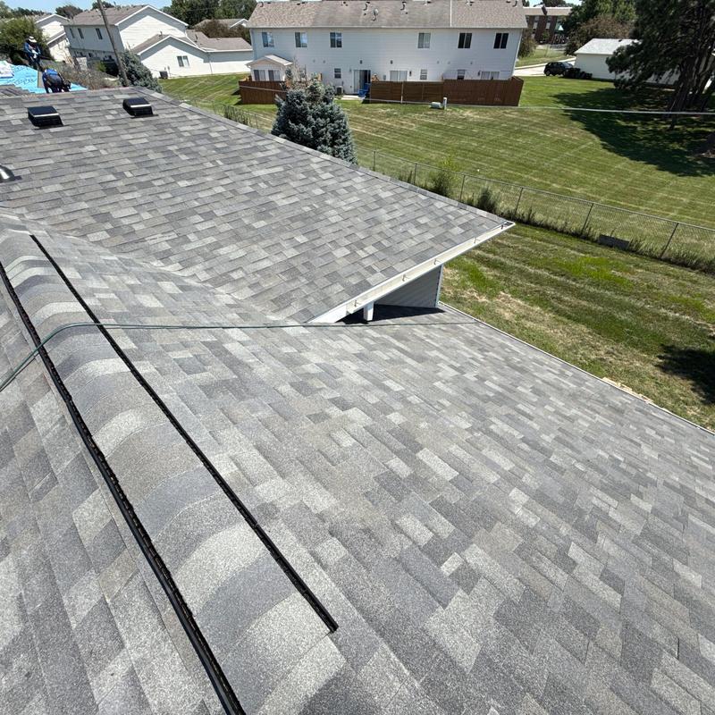 Malarkey 252 Vista AR shingles on residential roof Malarkey 252 Vista AR shingles on residential roof