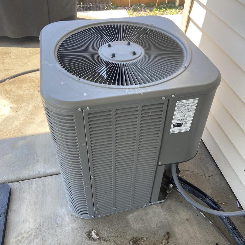 Outdoor air conditioning condenser unit, dirty and faulty capacitor Outdoor air conditioning condenser unit, dirty and faulty capacitor