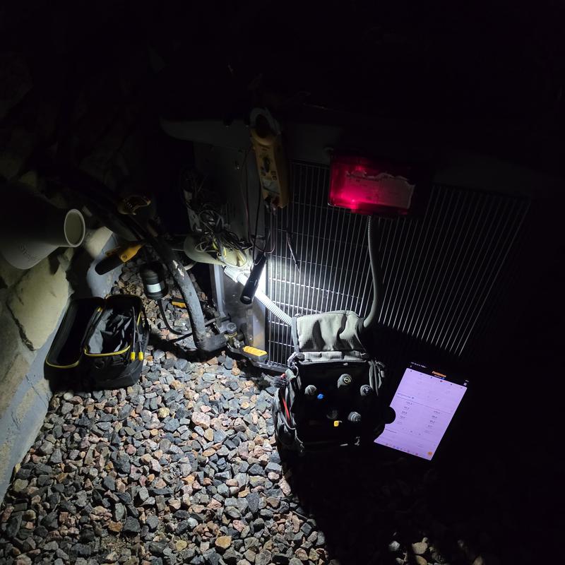 Carrier air conditioner refrigerant charging with tools