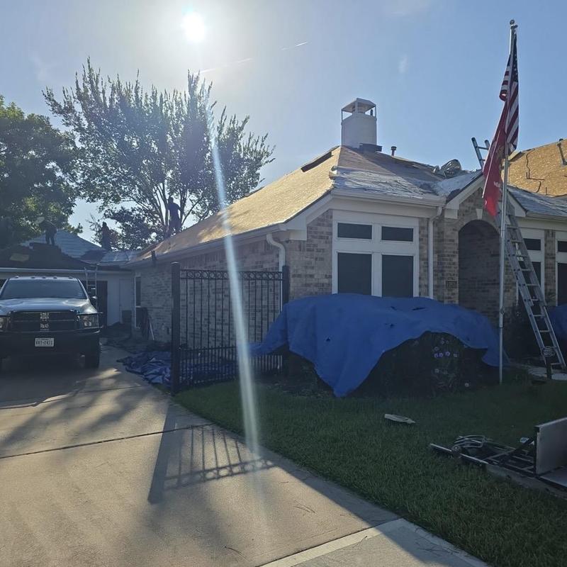 Residential roof with synthetic underlayment installation in Pearland