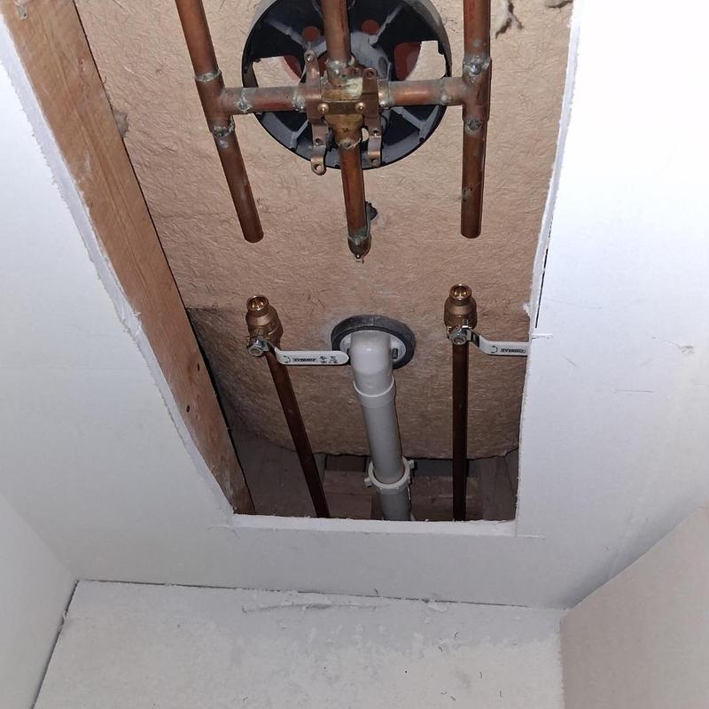 Shower valve and copper piping installation in wall cavity Shower valve and copper piping installation in wall cavity