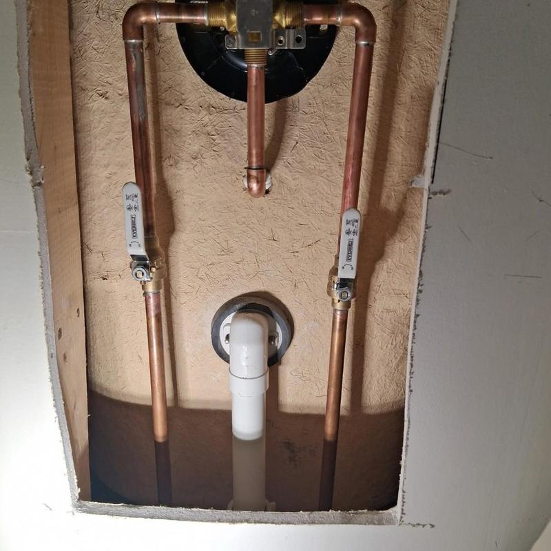 Shower valve with copper piping installation Shower valve with copper piping installation