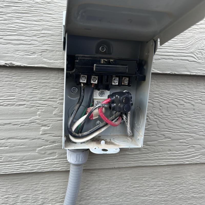 Air-conditioning electrical disconnect wiring and connections
