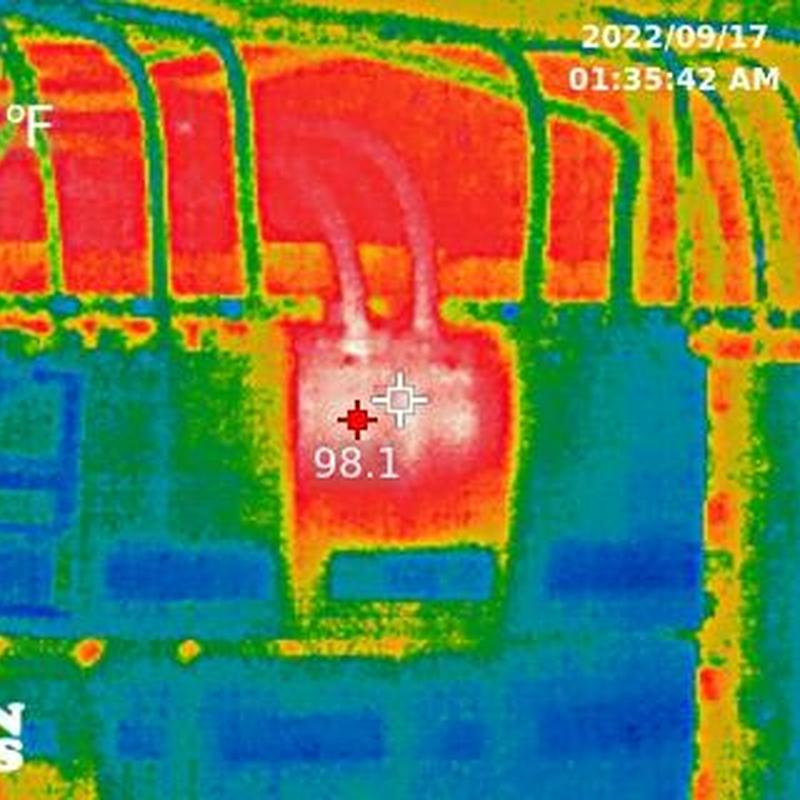 Electrical air-conditioning disconnect thermal scan showing hotspot
