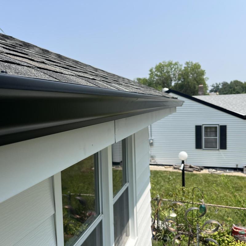 Mastic aluminum gutter coil installation on house Mastic aluminum gutter coil installation on house