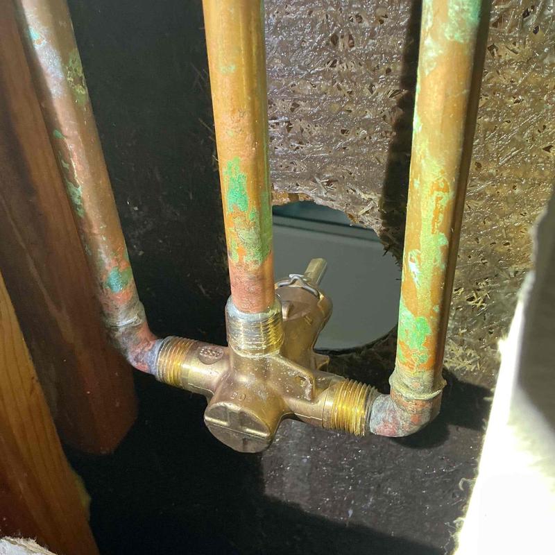 Moen Posi-Temp shower valve with copper piping Moen Posi-Temp shower valve with copper piping