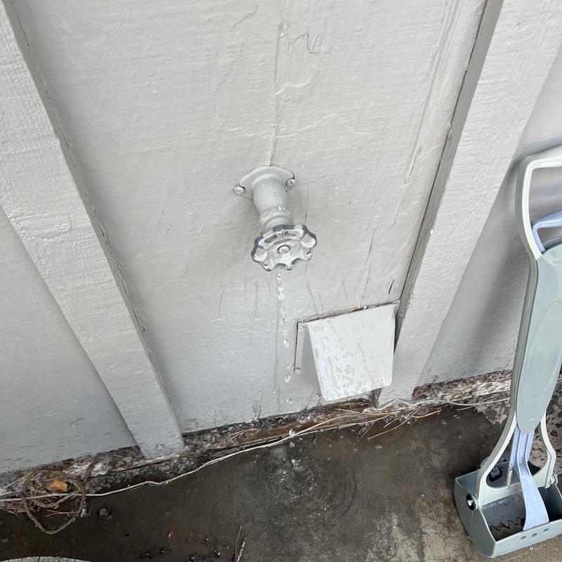 Woodford frost free hose bib with leaking water drip Woodford frost free hose bib with leaking water drip