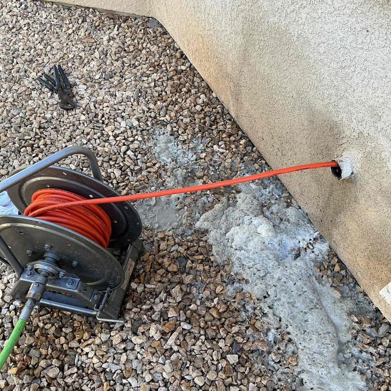 Kitchen branch drain line hydro jetting with water flow Kitchen branch drain line hydro jetting with water flow