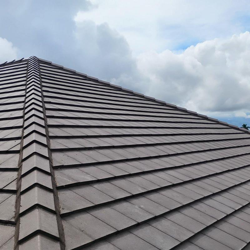 Crown concrete tile roof with Polyset AH160 adhesive Crown concrete tile roof with Polyset AH160 adhesive