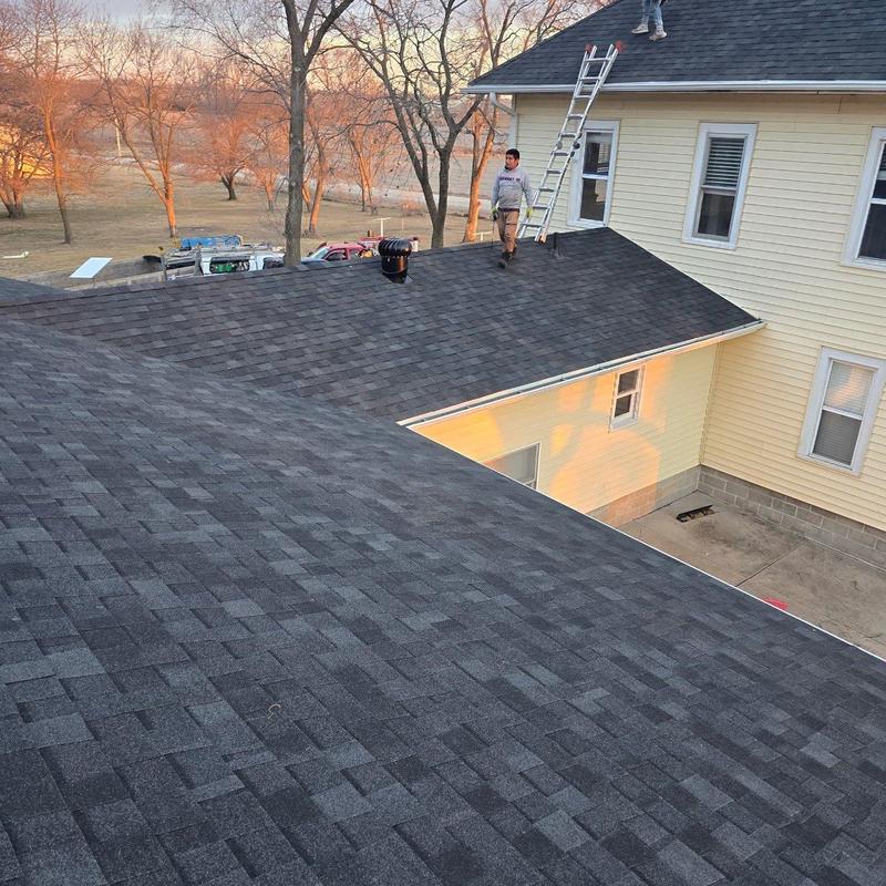 Tamko Stormfighter Flex Class 4 shingles installation on roof Tamko Stormfighter Flex Class 4 shingles installation on roof