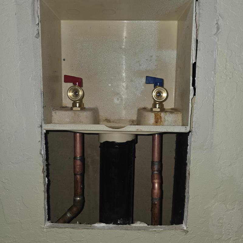 Hot and cold washer box valves with copper piping Hot and cold washer box valves with copper piping