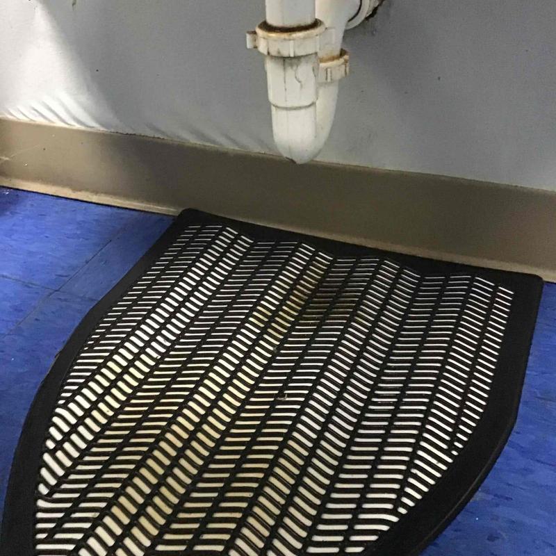 Commercial toilet trap with replacement parts and mat