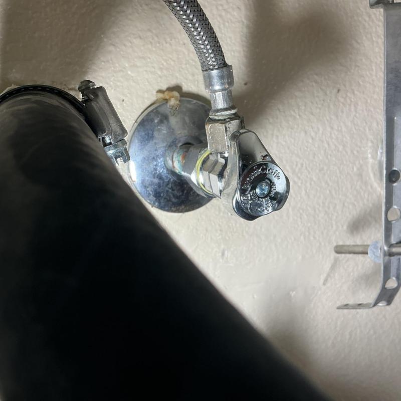 Quarter-turn angle stop valve with hose connection Quarter-turn angle stop valve with hose connection