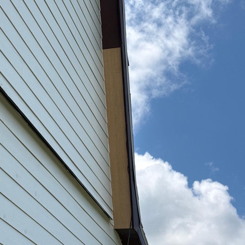 James Hardie Cedarmill Lap Siding installation on house exterior James Hardie Cedarmill Lap Siding installation on house exterior
