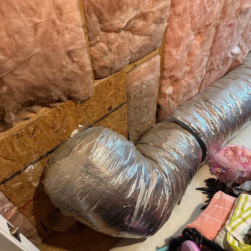 Flexible HVAC duct with insulation and fiberglass wall batts