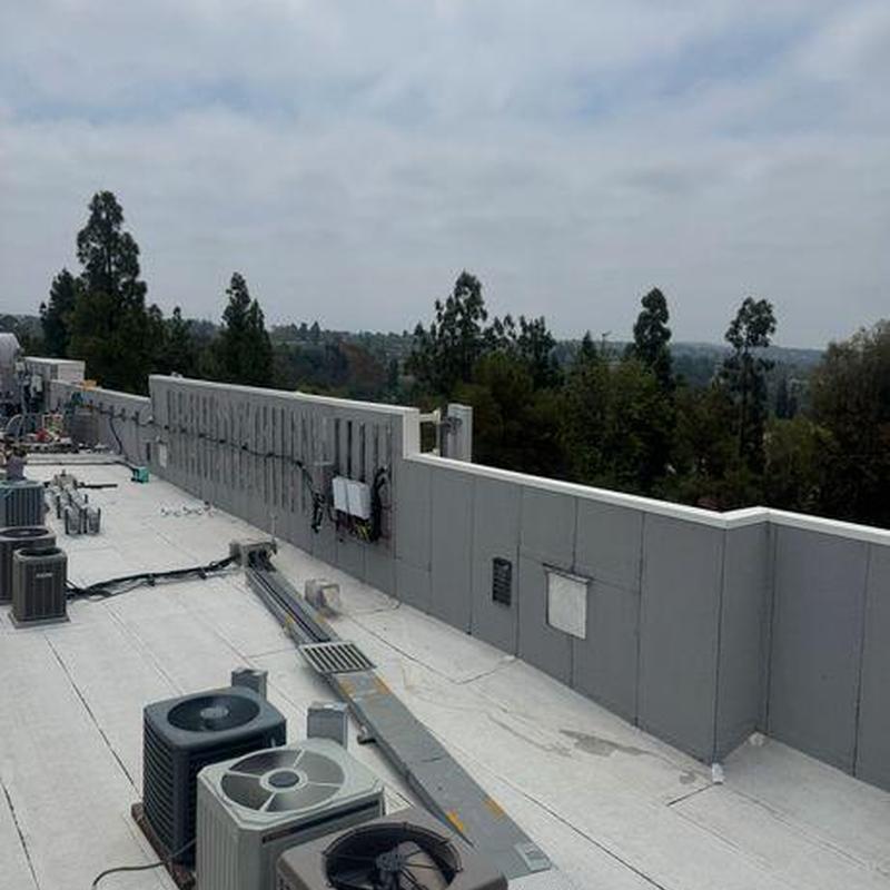 Commercial rooftop HVAC units and ventilation system Commercial rooftop HVAC units and ventilation system