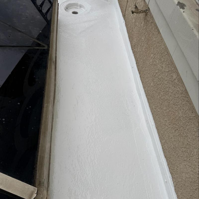 Flat roof silicone coating with drain waterproofing Flat roof silicone coating with drain waterproofing