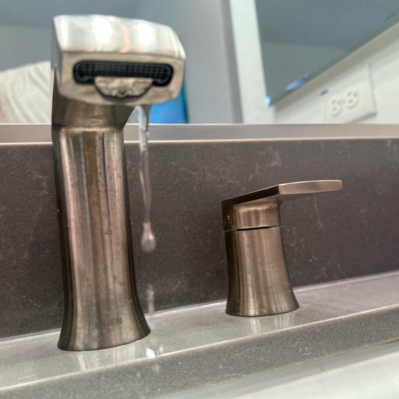 Widespread bathroom faucet with low water flow Widespread bathroom faucet with low water flow
