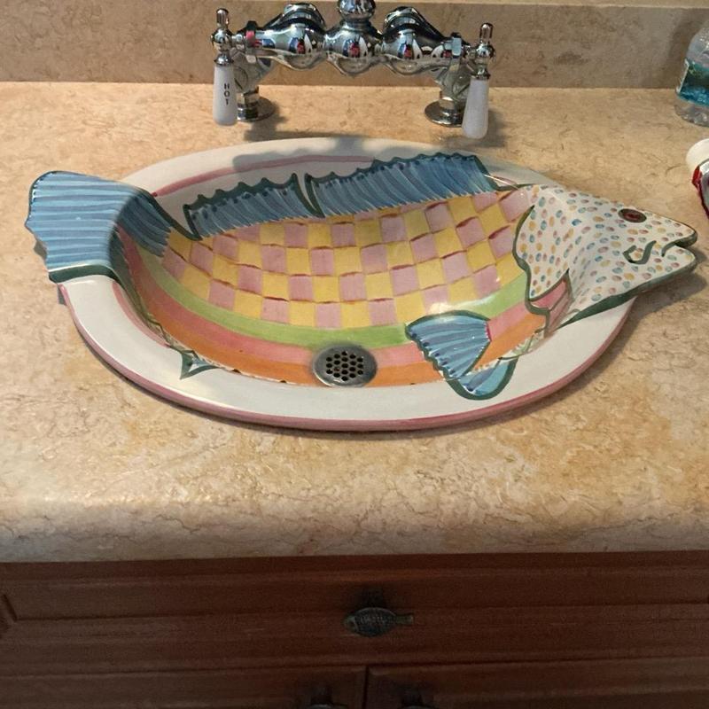 Bathroom sink with decorative fish basin and faucet Bathroom sink with decorative fish basin and faucet