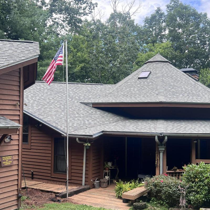 Architectural shingle roof on residential home in Jasper GA