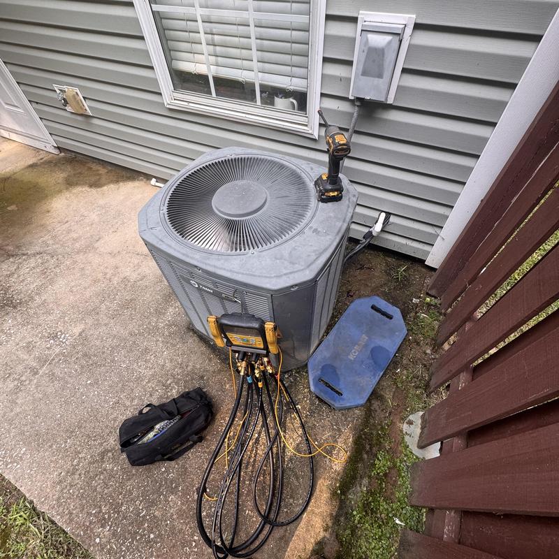 2.5 Trane 14 SEER heat pump with diagnostic gauges