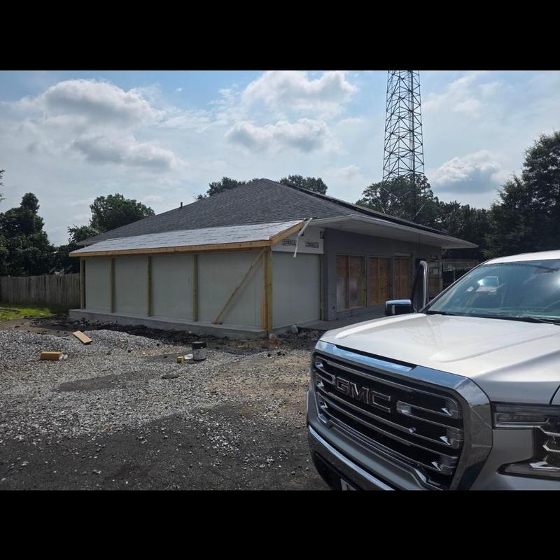 New roof system installation on commercial building