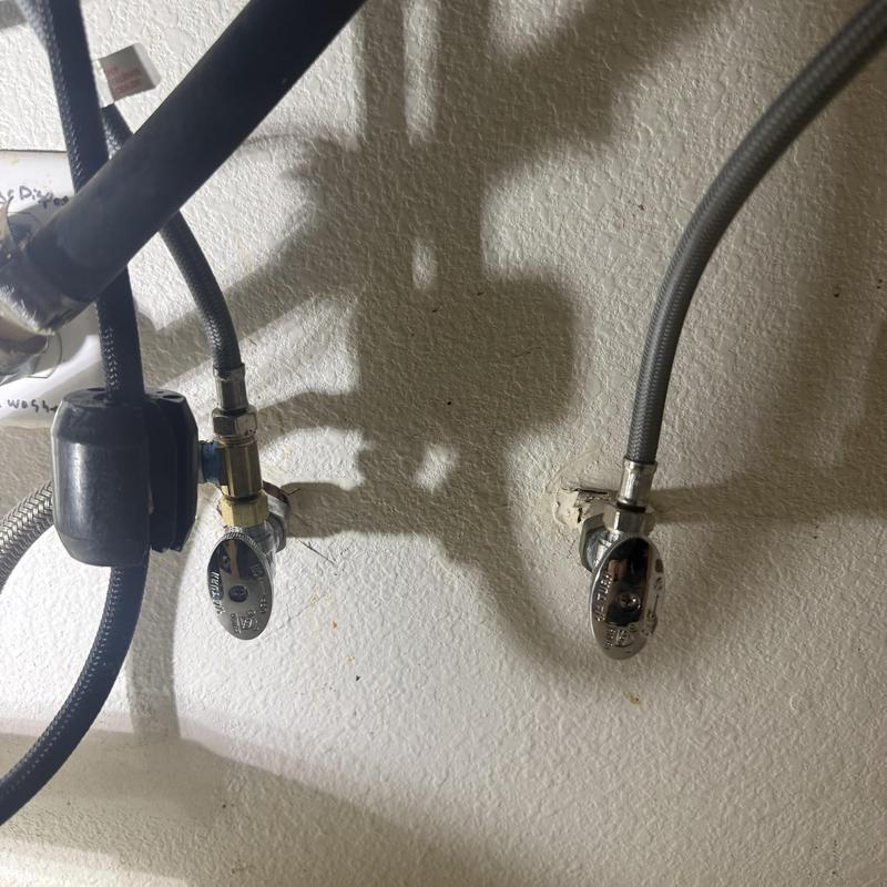 Quarter-turn angle stop valves with supply lines installed Quarter-turn angle stop valves with supply lines installed