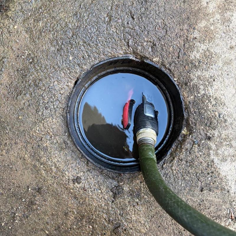 Floor storm drain with hose for hydrojetting estimate Floor storm drain with hose for hydrojetting estimate