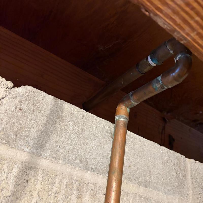 Copper water pipe installation in basement ceiling Copper water pipe installation in basement ceiling