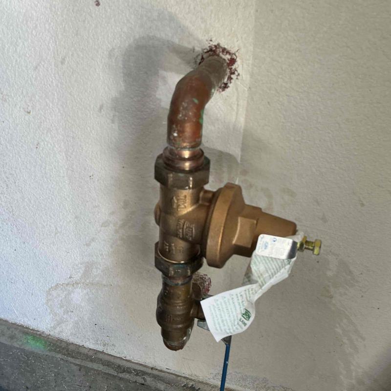 1-inch pressure regulator installed on copper piping 1-inch pressure regulator installed on copper piping