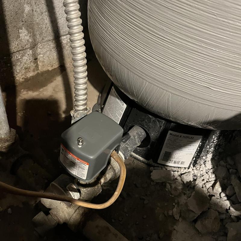 Pressure switch on well pressure tank with wiring