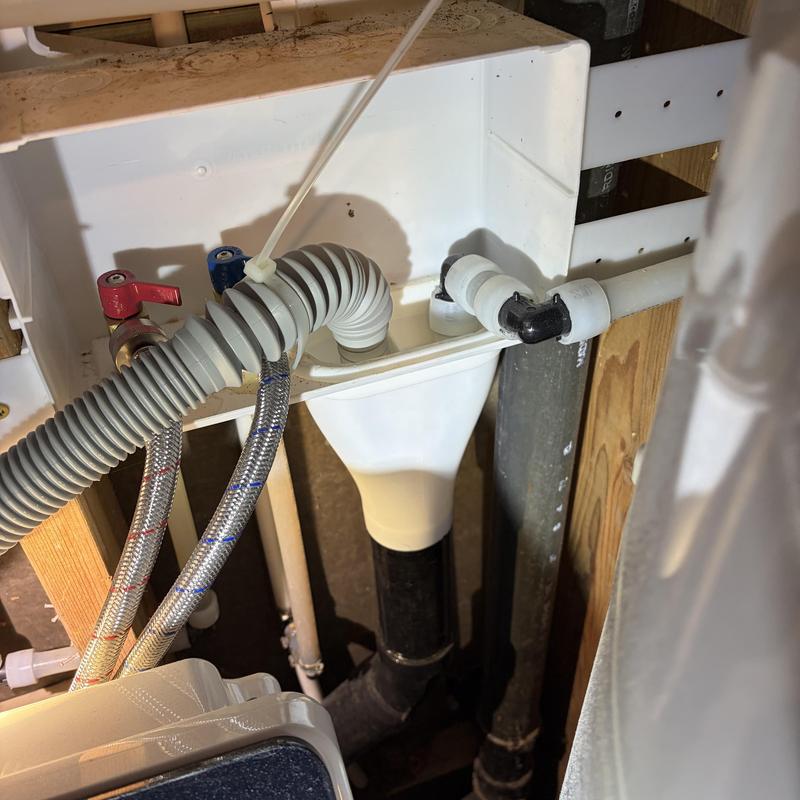 Water softener drain loop and supply lines installation Water softener drain loop and supply lines installation