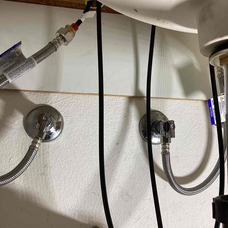 Kitchen sink angle stop valves with braided hoses Kitchen sink angle stop valves with braided hoses
