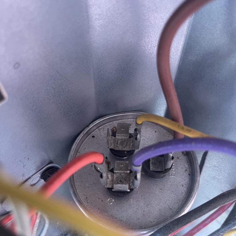 AC capacitor with wiring inside metal housing AC capacitor with wiring inside metal housing