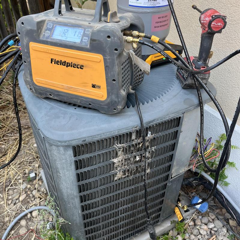 Air conditioner condenser with refrigerant recovery equipment Air conditioner condenser with refrigerant recovery equipment