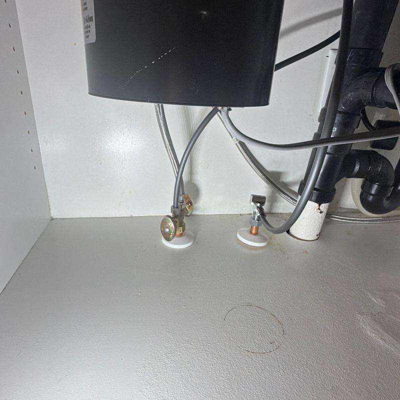 Quarter turn water shutoff valves under sink installation Quarter turn water shutoff valves under sink installation