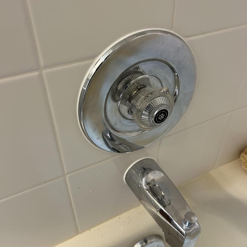Shower valve and bathtub faucet in tiled wall Shower valve and bathtub faucet in tiled wall