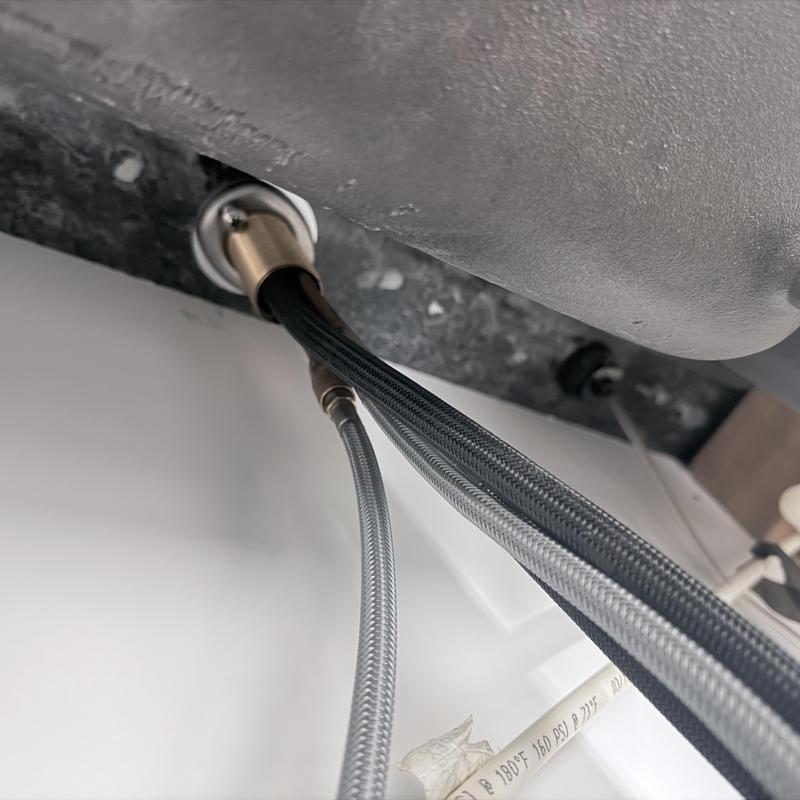 Kitchen sink supply hoses under basin connection Kitchen sink supply hoses under basin connection
