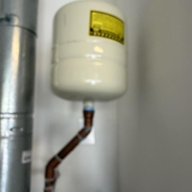 Expansion tank with new dip tube and dielectric nipple
