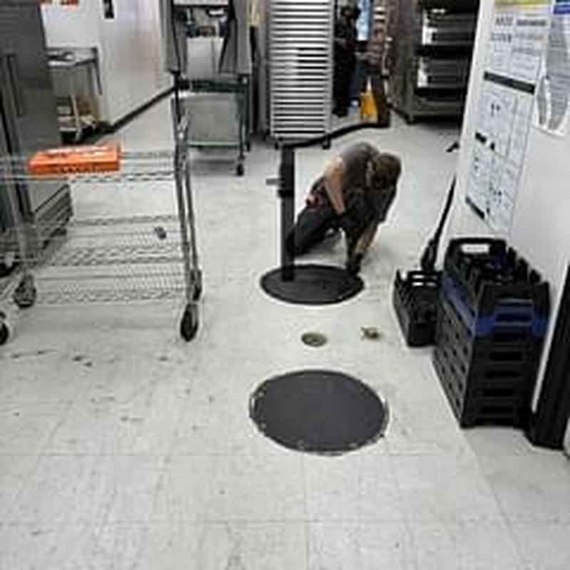 Kitchen floor drain troughs maintenance in commercial kitchen