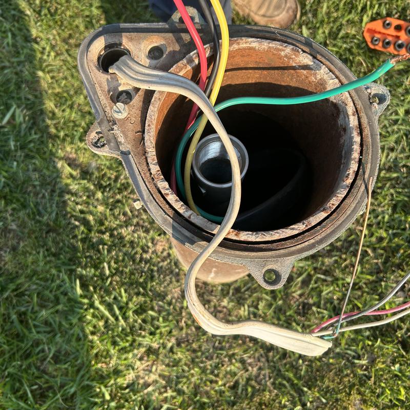 Well pump wiring and casing with electrical wires