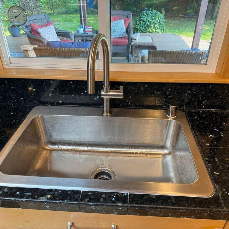 Single drain stainless steel kitchen sink with faucet installation