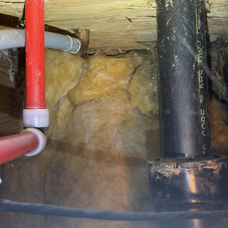 Pex water lines and drainage pipe in insulation cavity Pex water lines and drainage pipe in insulation cavity