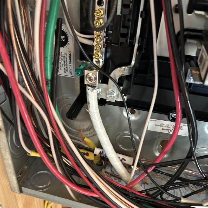 Electrical panel wiring inspection with grounding screws Electrical panel wiring inspection with grounding screws