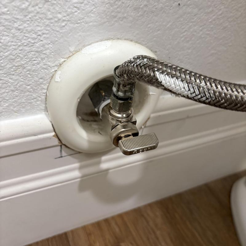 Bathroom sink shutoff valve with braided hose connection